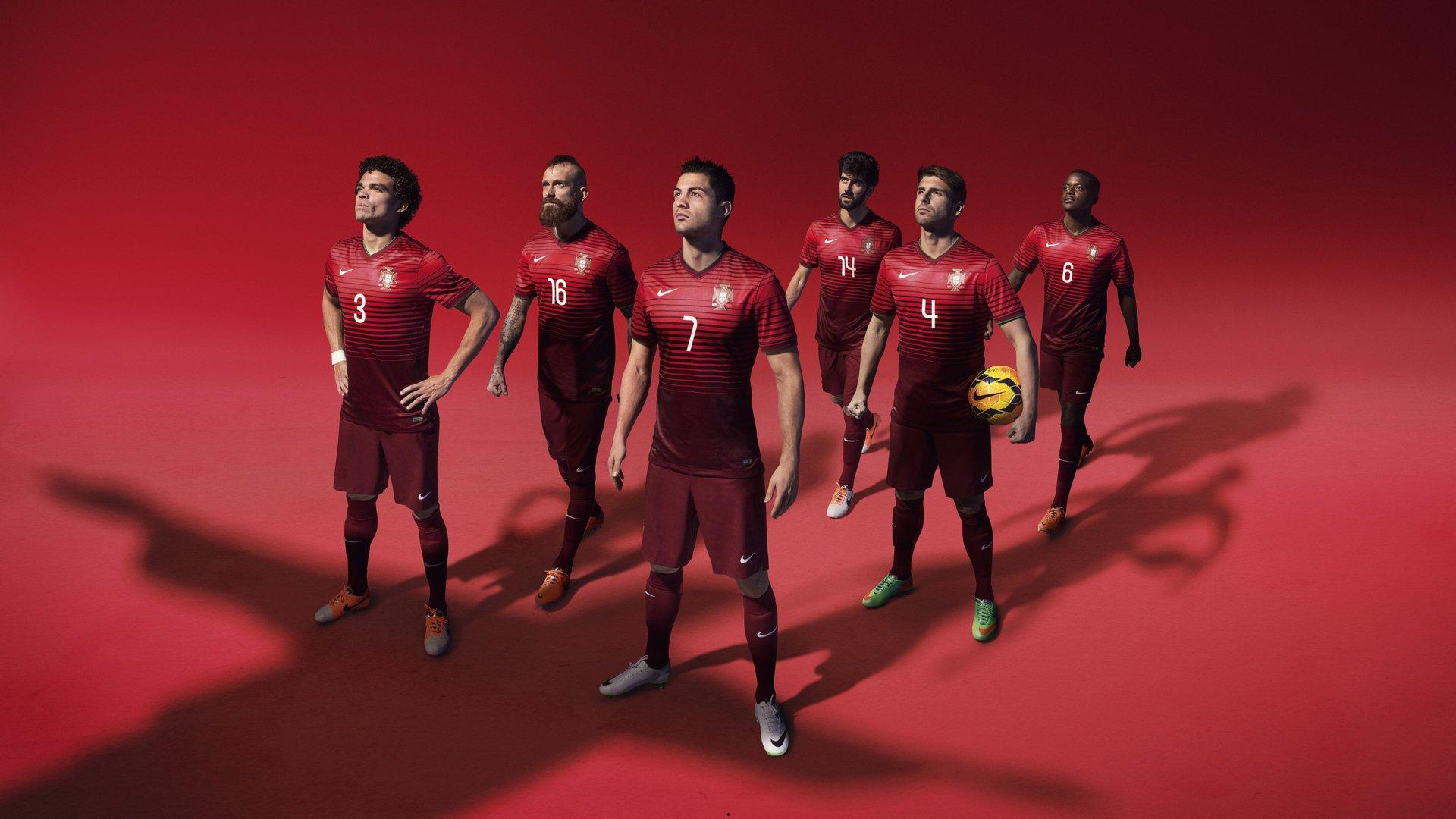 周继红亲临现场纠正失误 10米台颁奖仪式奖牌错发引发关注