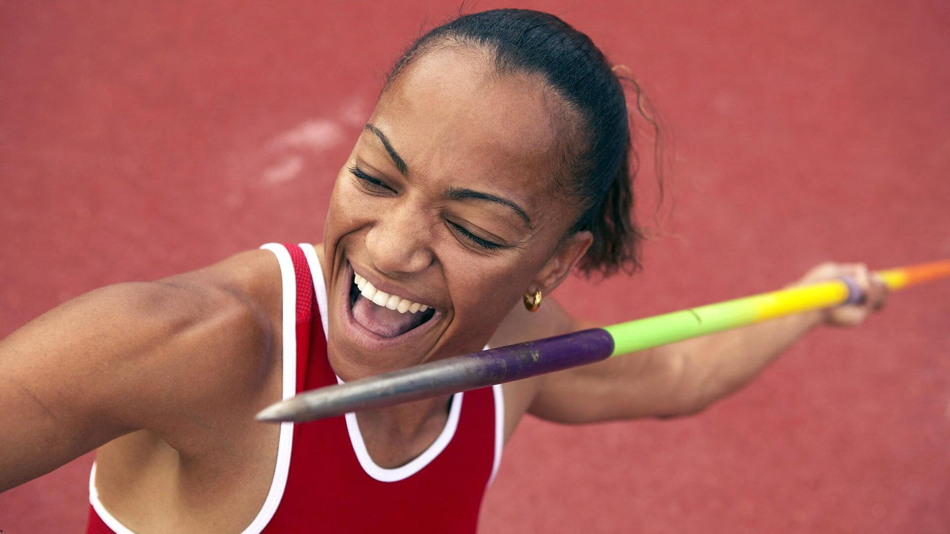 罗伯特·惠特克公开叫阵斯特里克兰，中量级巅峰对决或将引爆2025年 UFC 赛场