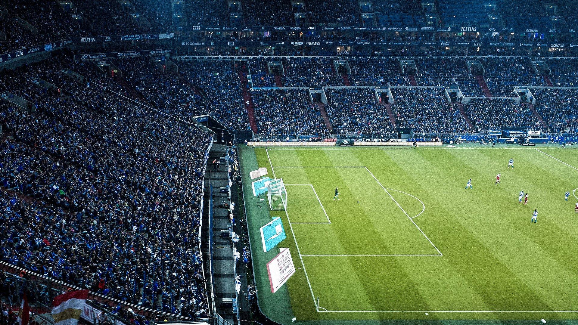 奥斯梅恩雷霆一击铸就传奇，那不勒斯新射手王用标志性兜射改写历史