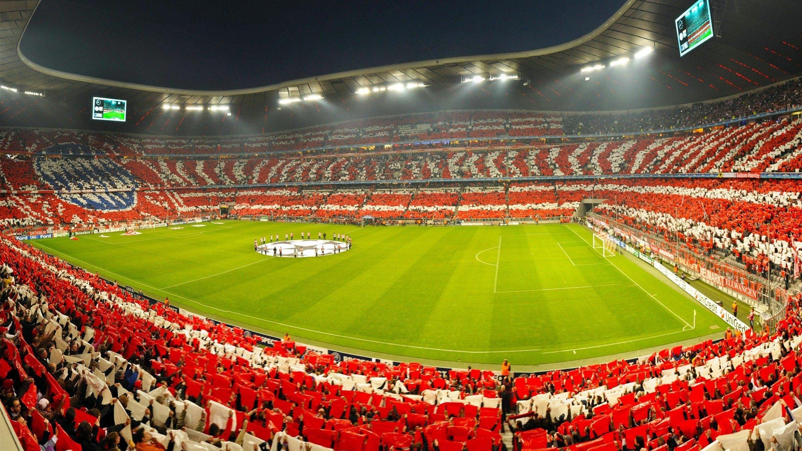 足球场上令人捧腹的罚球瞬间，盘点那些绿茵场上的幽默时刻