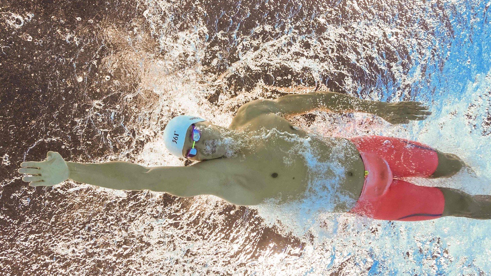 世界杯焦点战，库尔图瓦神勇扑点定乾坤，巴舒亚伊一锤定音，比利时1比0艰难取开门红